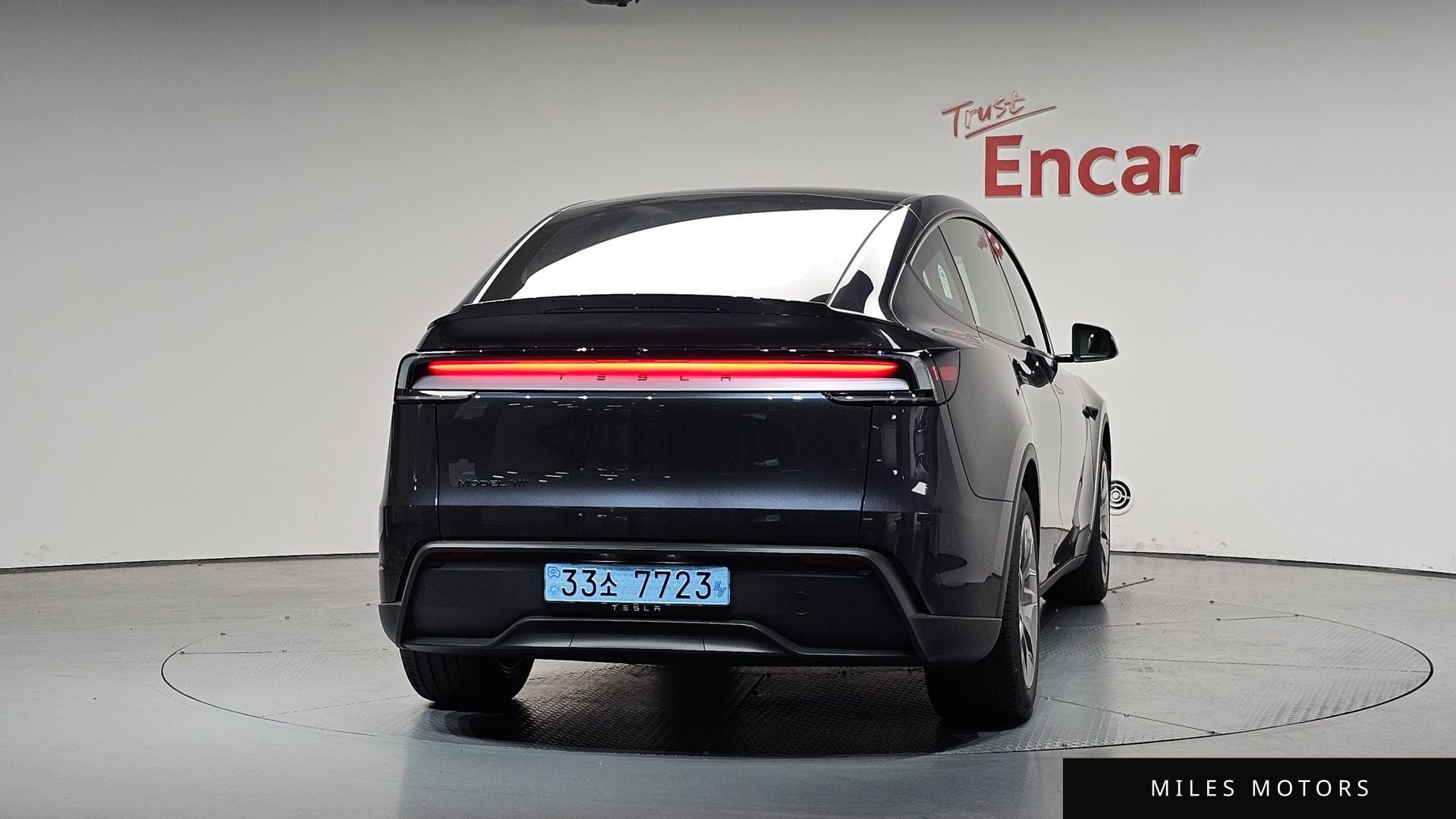 Tesla Model Y 2026 — миниатюра 3