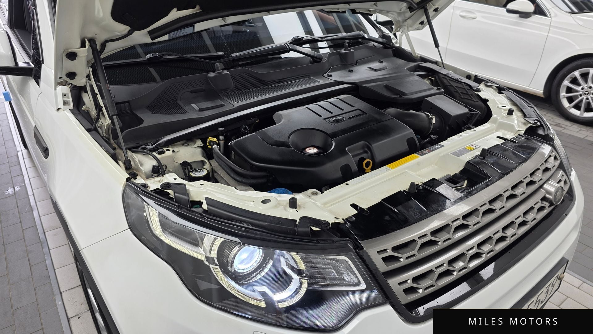 Land Rover Discovery Sport 2017 — миниатюра 6