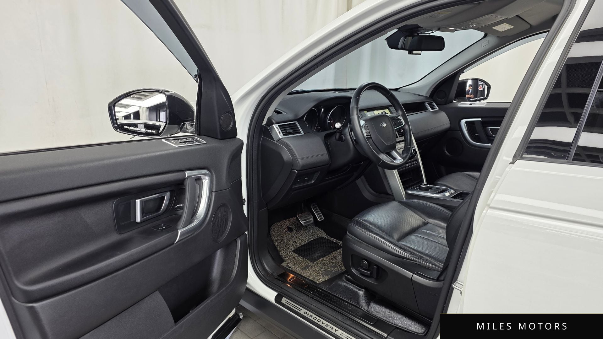 Land Rover Discovery Sport 2017 — миниатюра 10