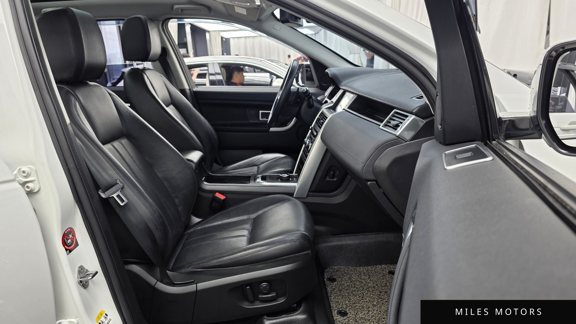 Land Rover Discovery Sport 2017 — миниатюра 11