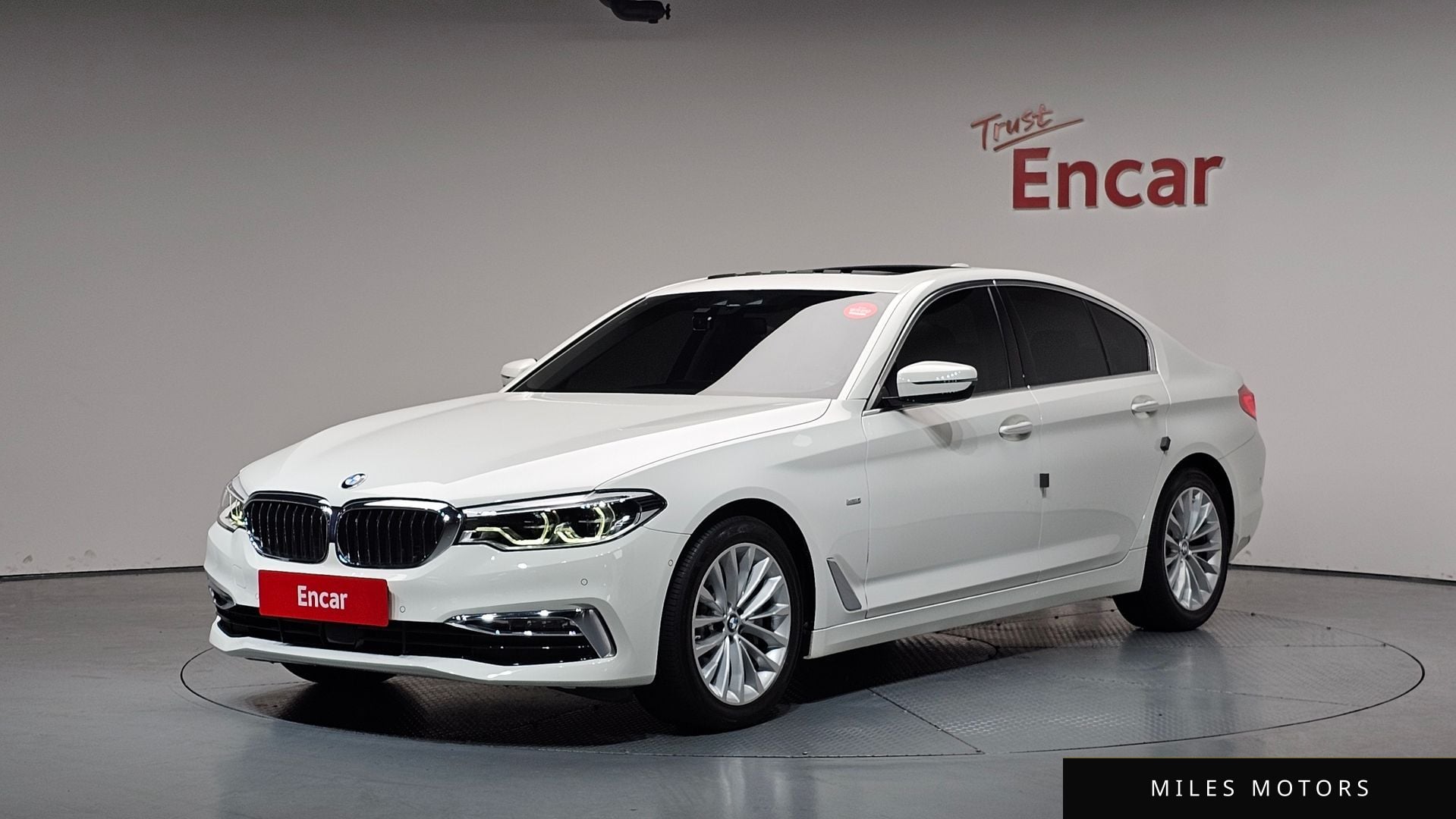 BMW 5 Series (G30) 2018 — фото 1 из 12
