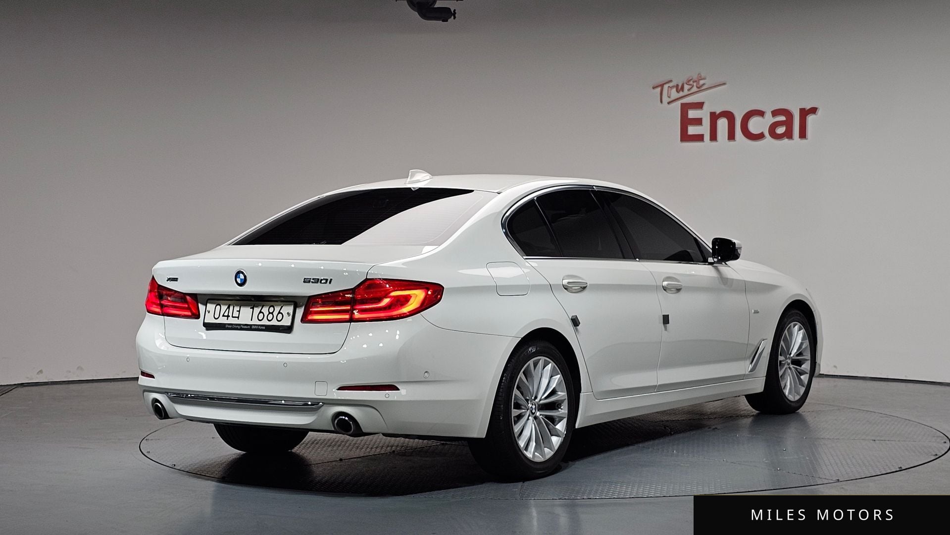 BMW 5 Series (G30) 2018 — миниатюра 2