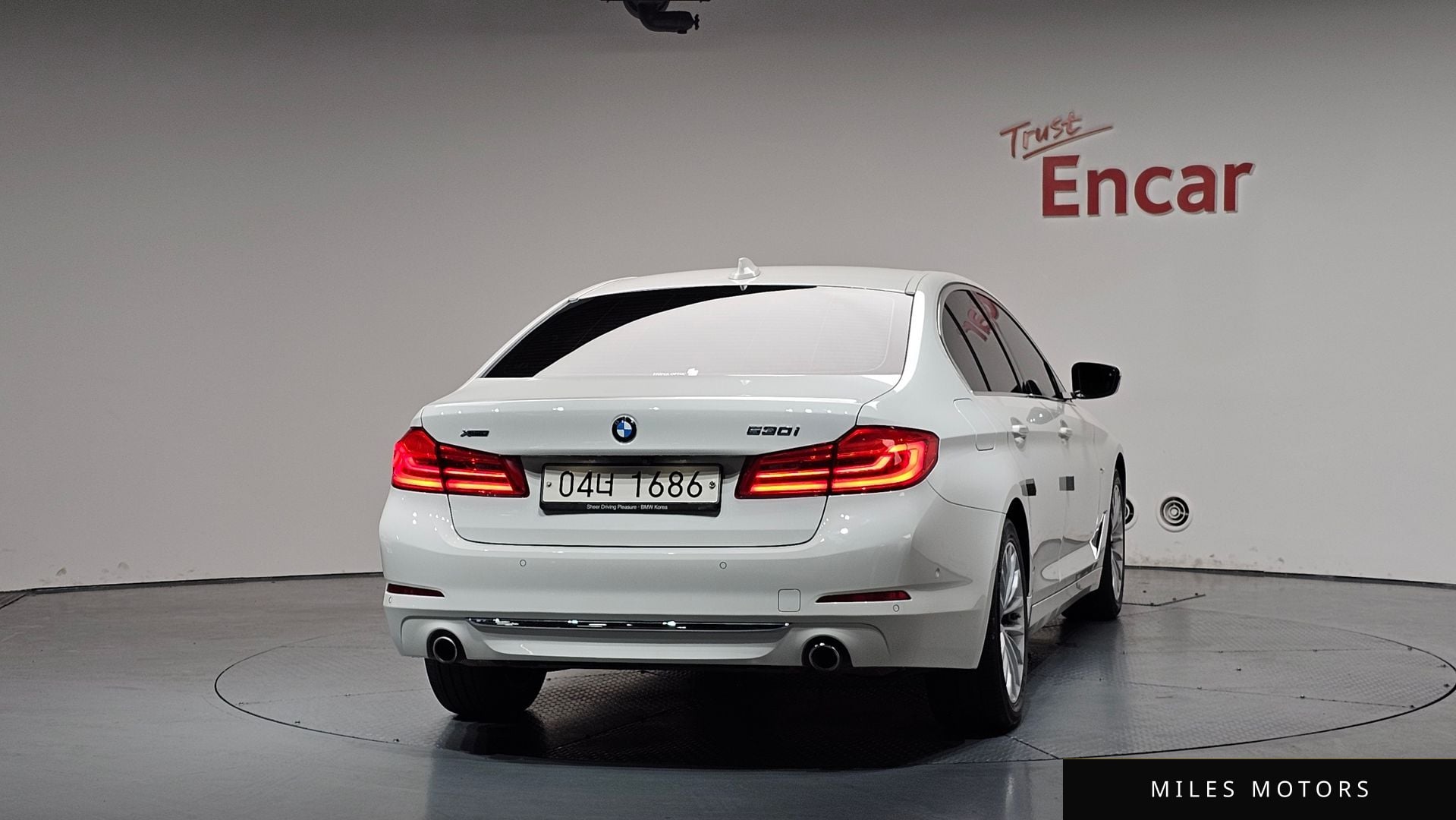 BMW 5 Series (G30) 2018 — миниатюра 4