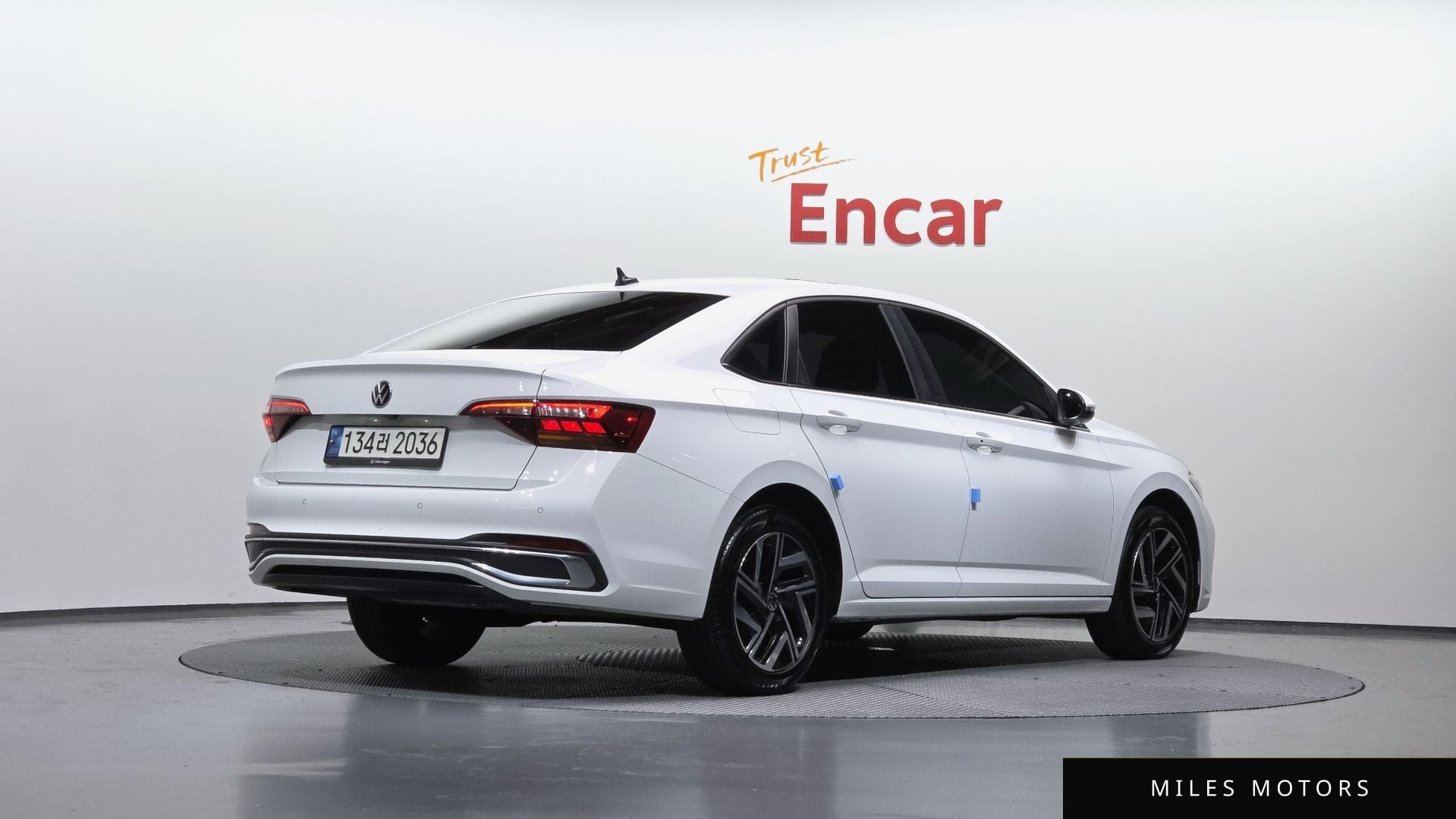 Volkswagen Jetta 2023 — миниатюра 2