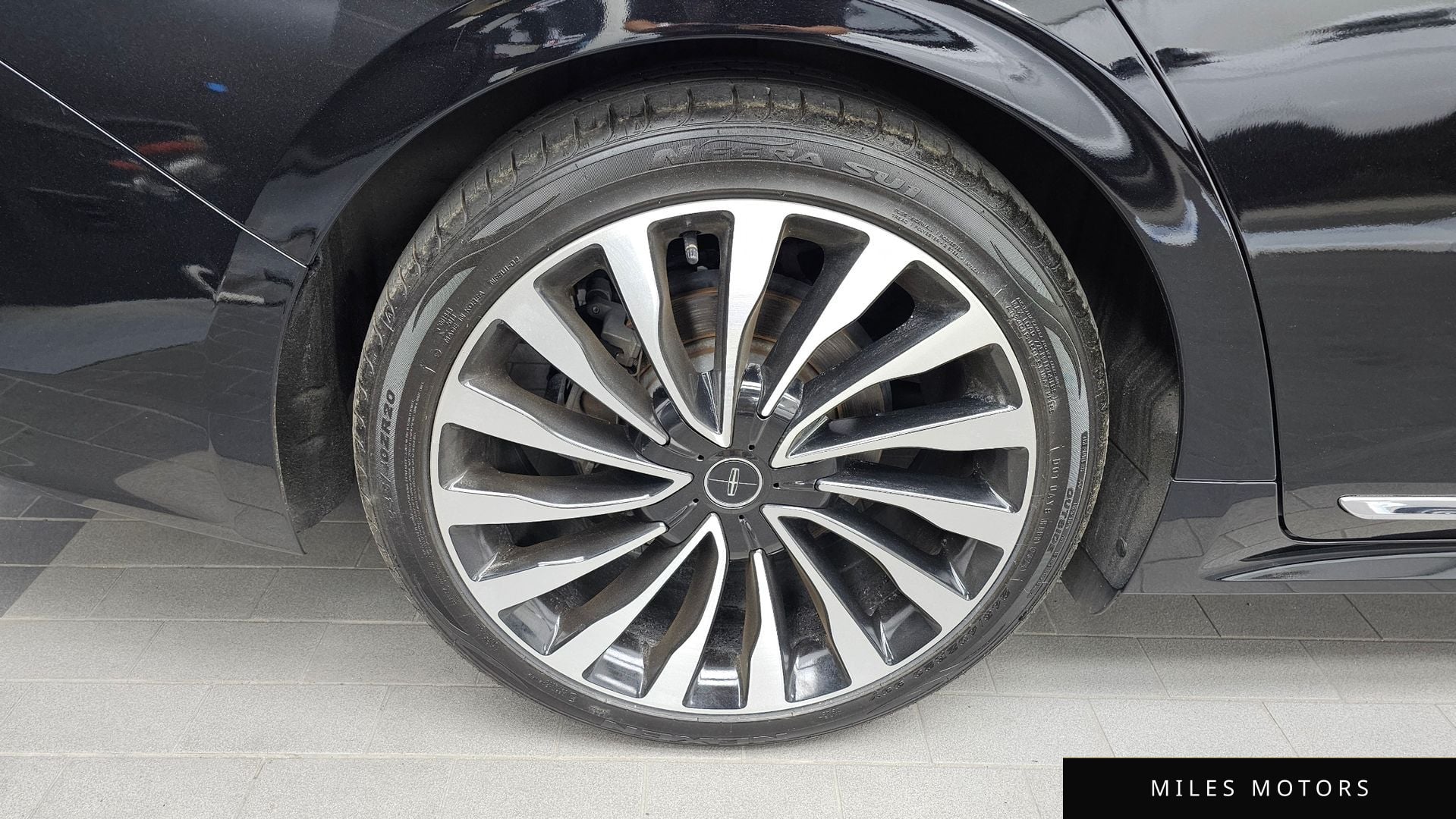 Lincoln Continental 2018 — миниатюра 5