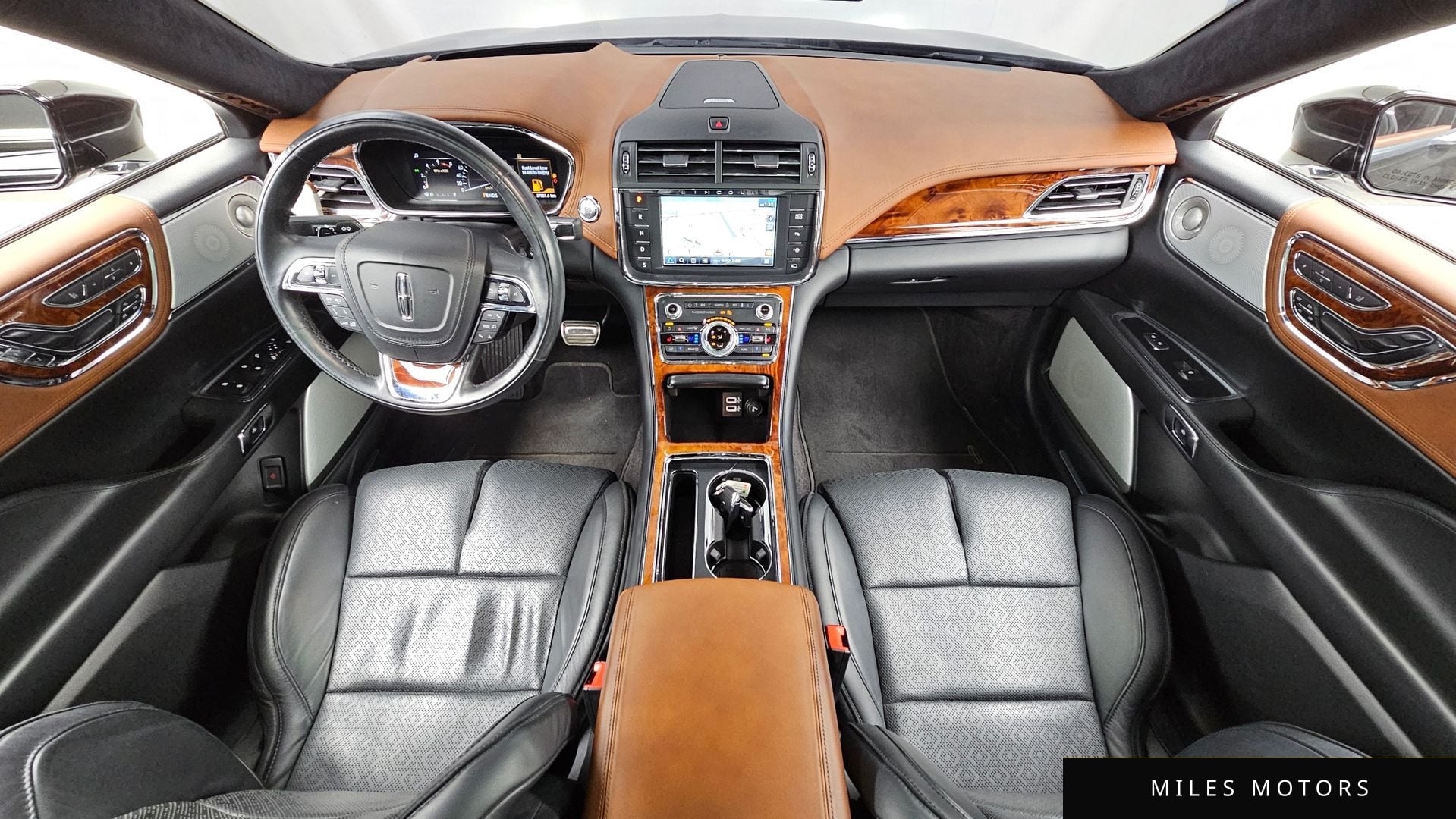 Lincoln Continental 2018 — миниатюра 10