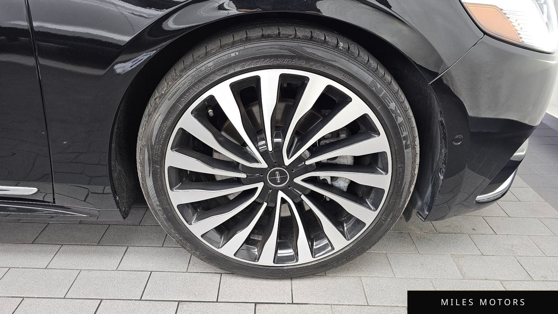 Lincoln Continental 2018 — миниатюра 7