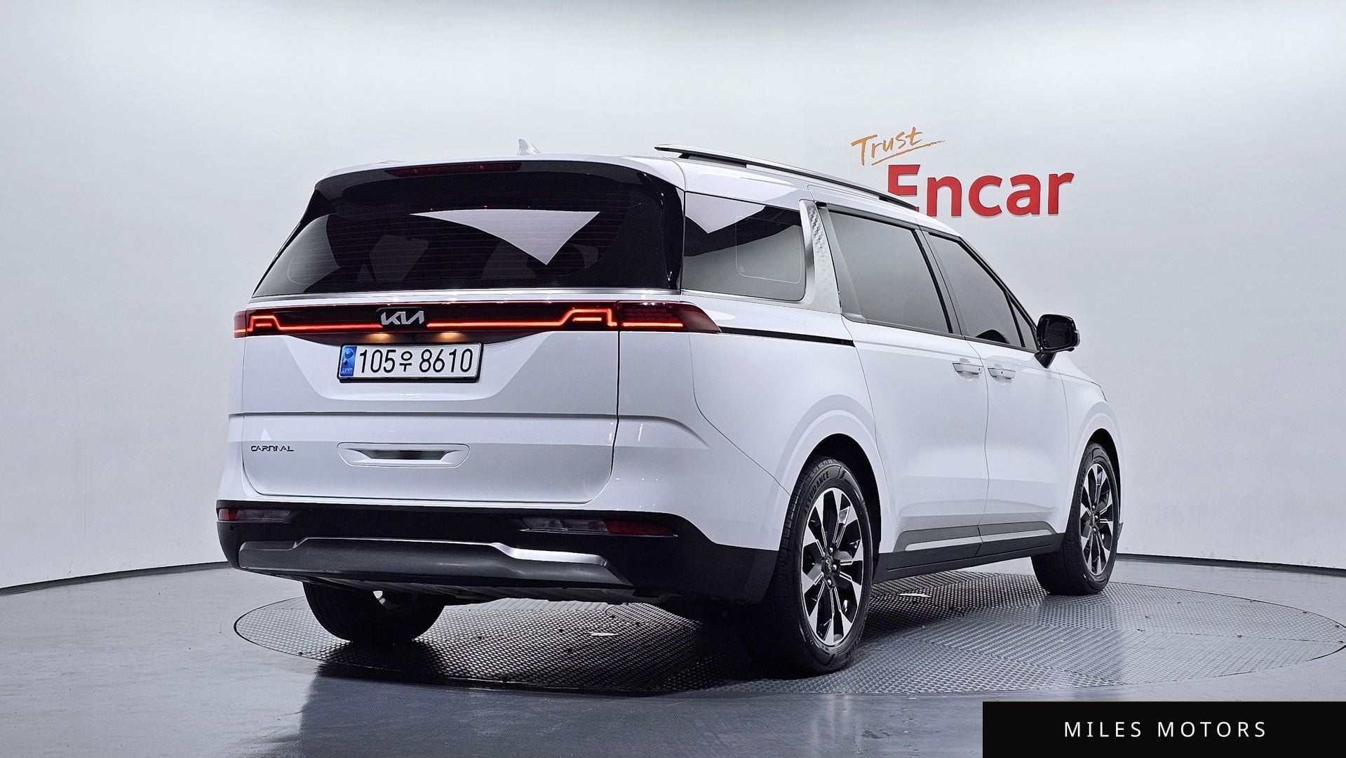 Kia Carnival 2023 — миниатюра 2