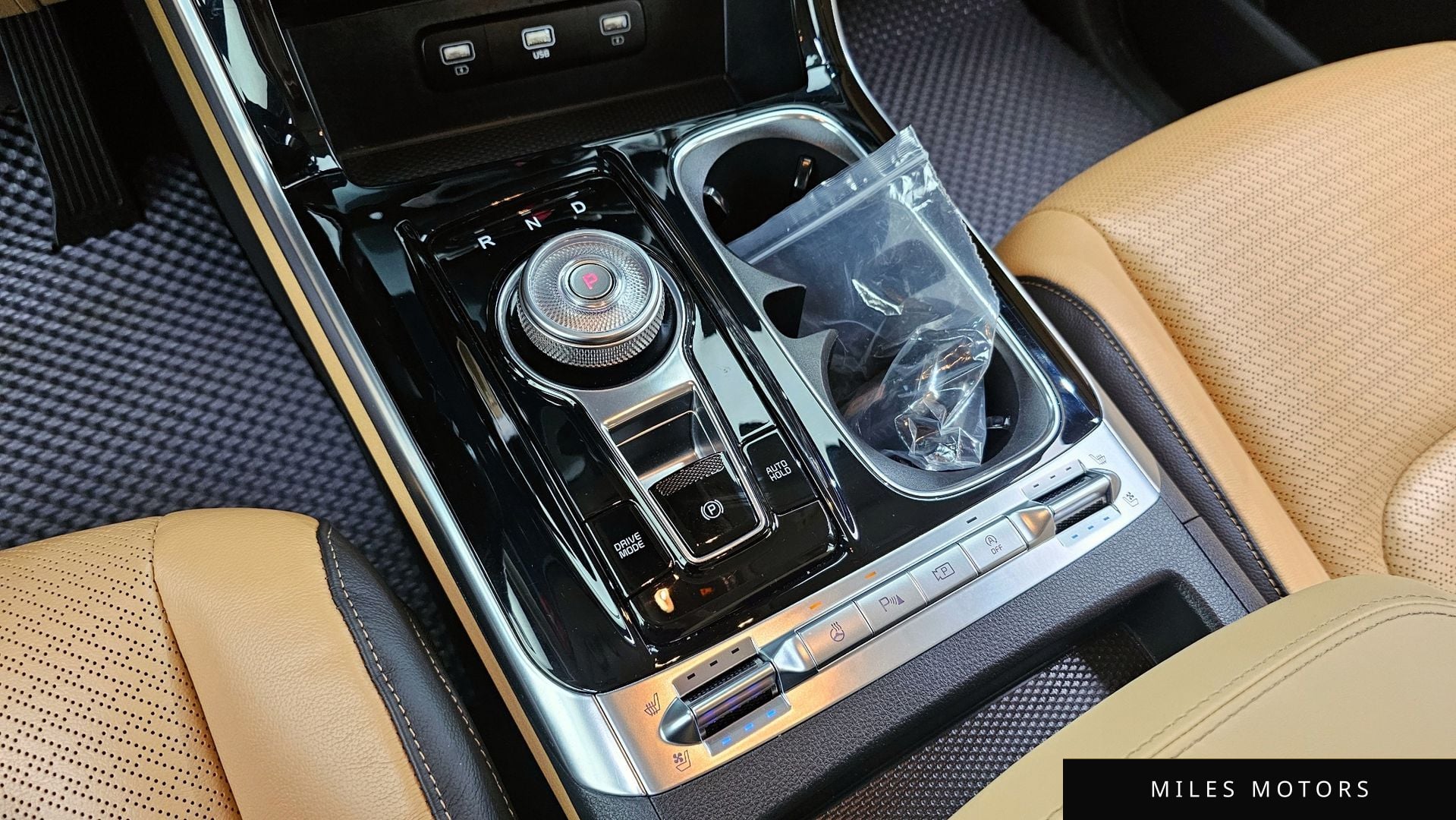 Kia Carnival 2023 — миниатюра 12