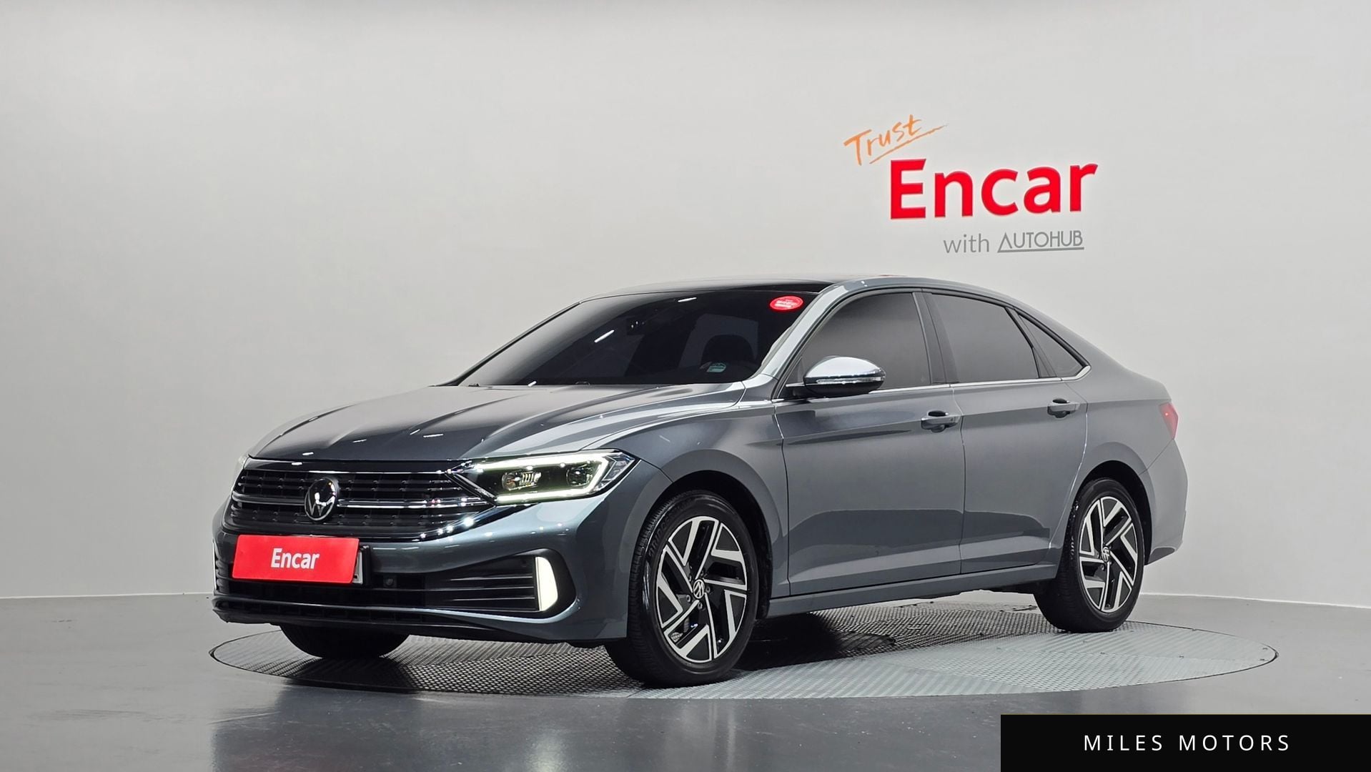 Volkswagen Jetta 2023 — фото 1 из 12