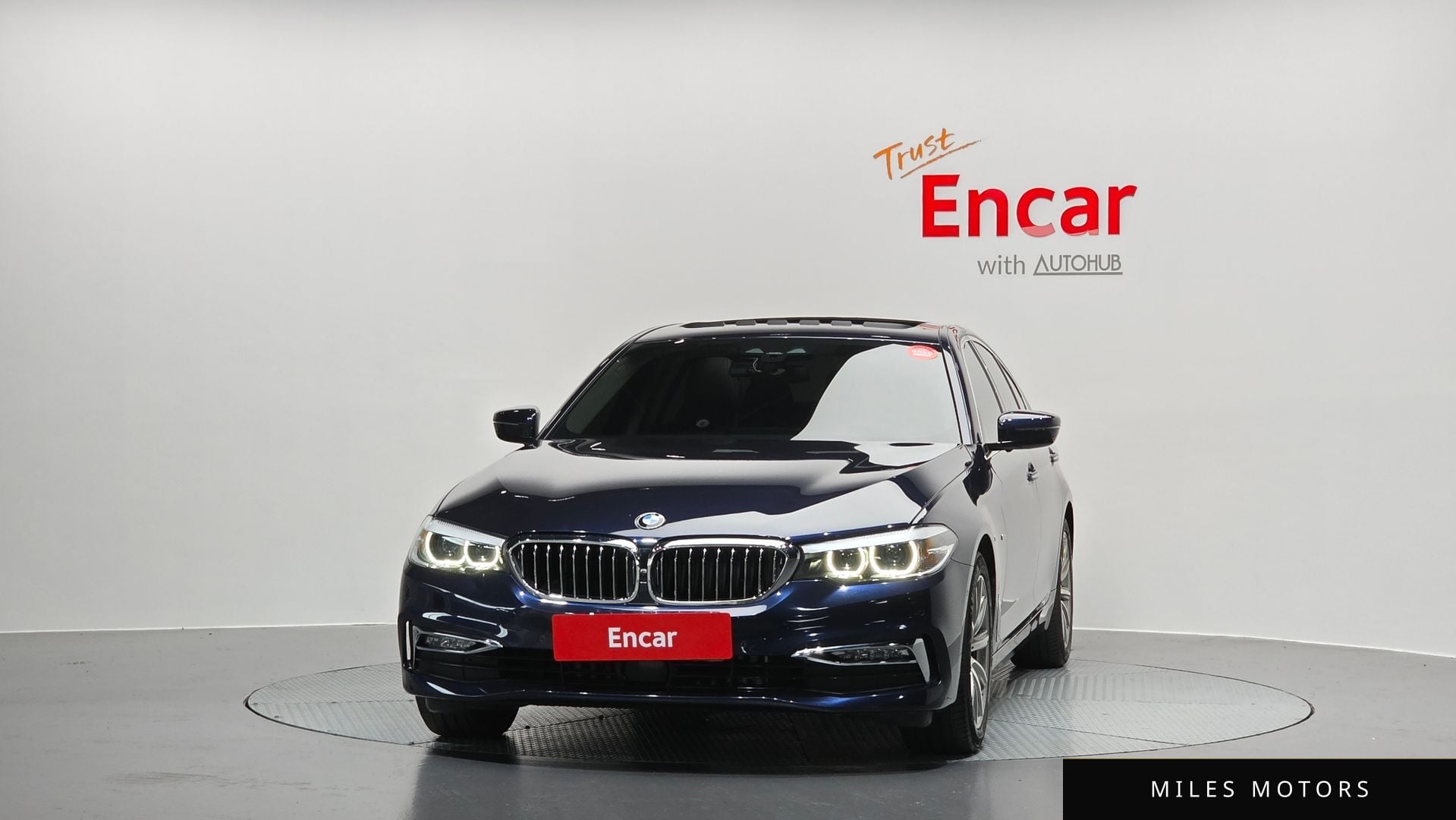 BMW 5 Series (G30) 2018 — миниатюра 3
