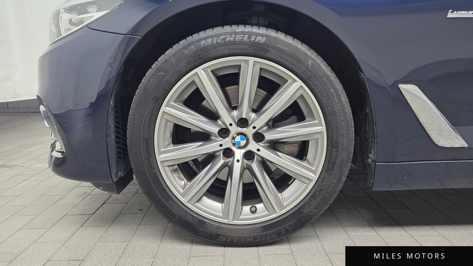 BMW 5 Series (G30) 2018 — миниатюра 5