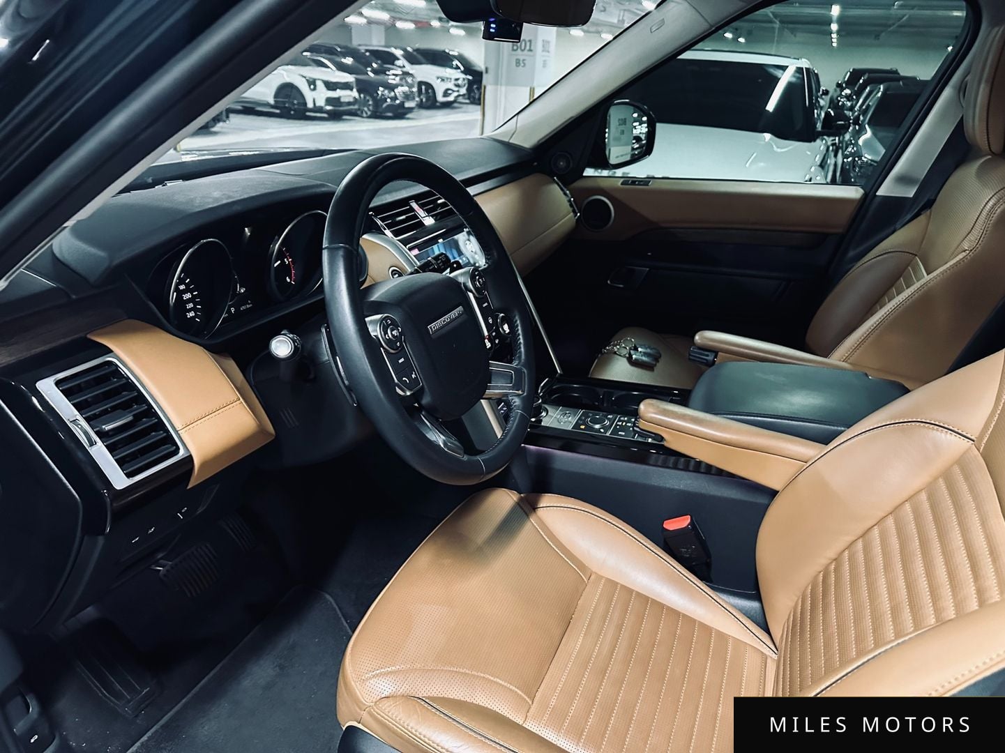 Land Rover Discovery 2017 — миниатюра 10