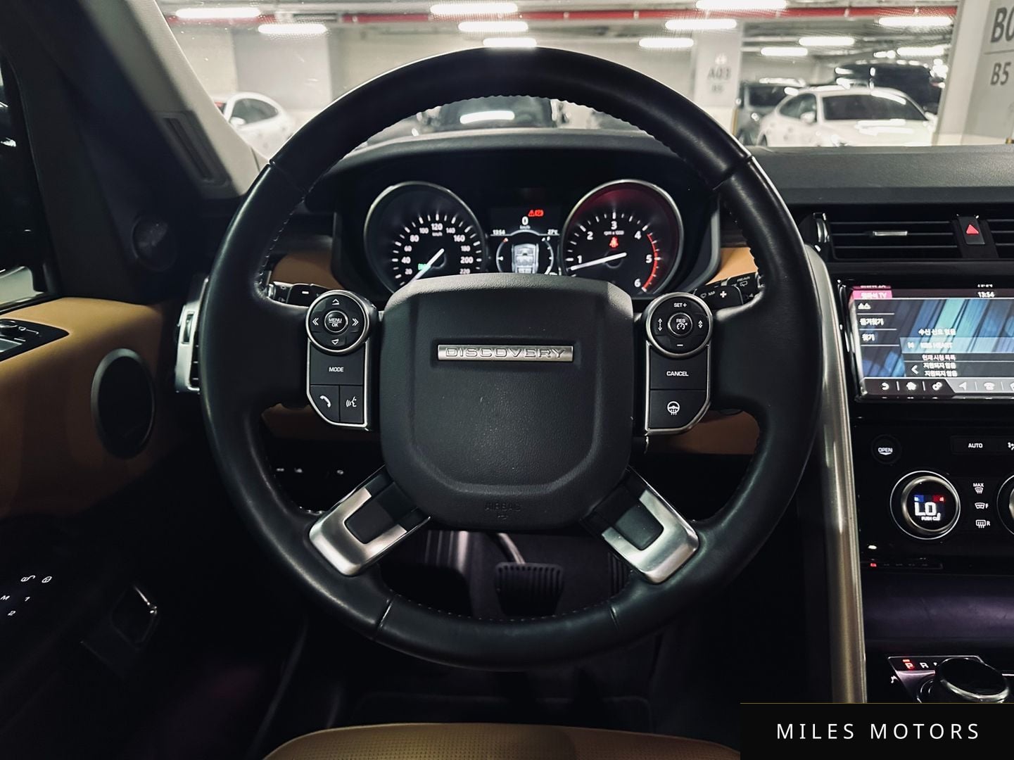 Land Rover Discovery 2017 — миниатюра 12