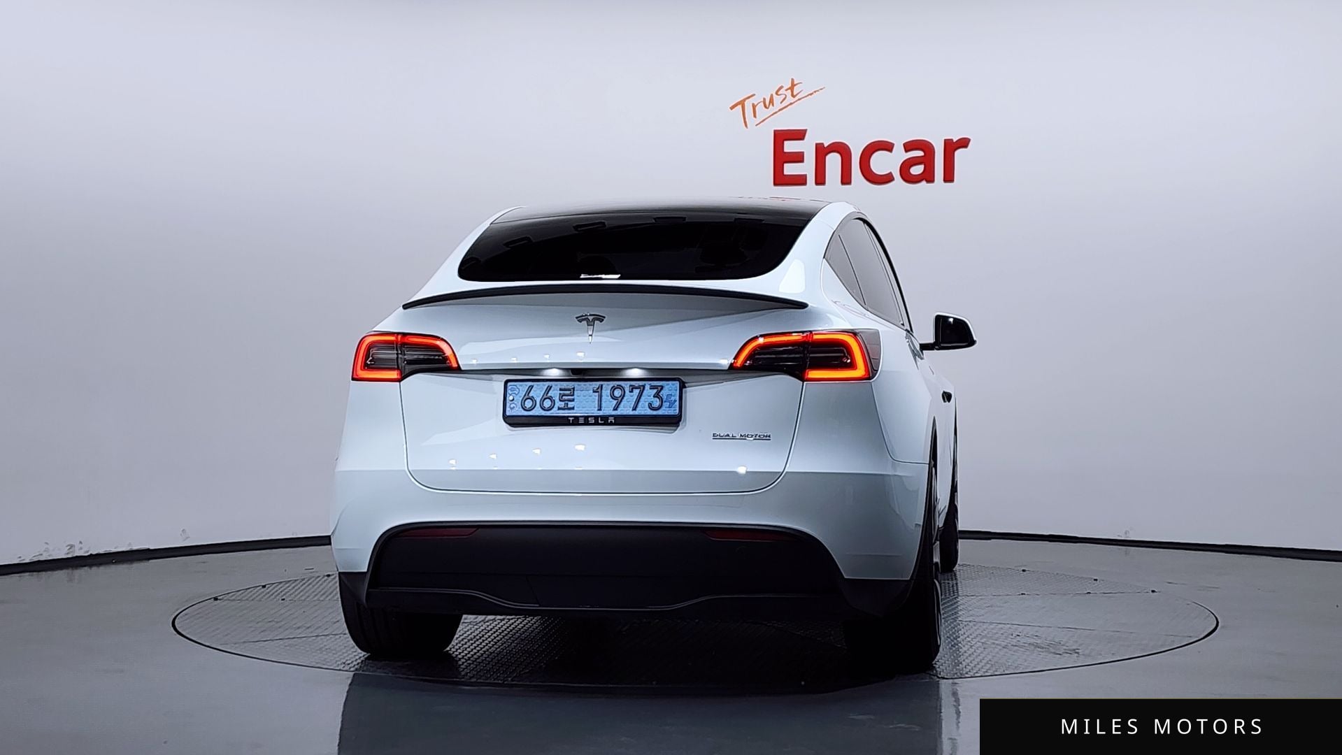 Tesla Model Y 2024 — миниатюра 4