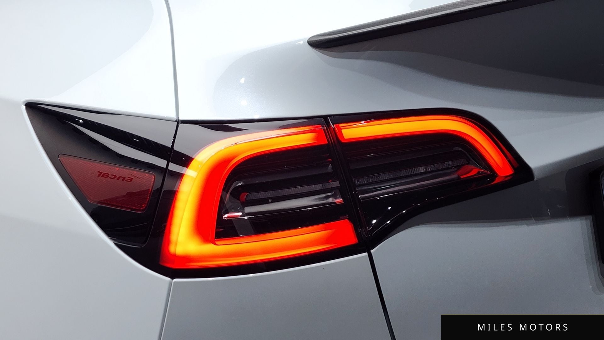 Tesla Model Y 2024 — миниатюра 9