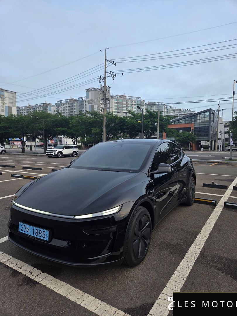 Tesla Model Y 2026 — миниатюра 3
