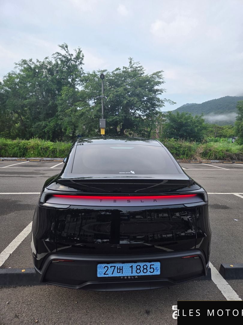 Tesla Model Y 2026 — миниатюра 4