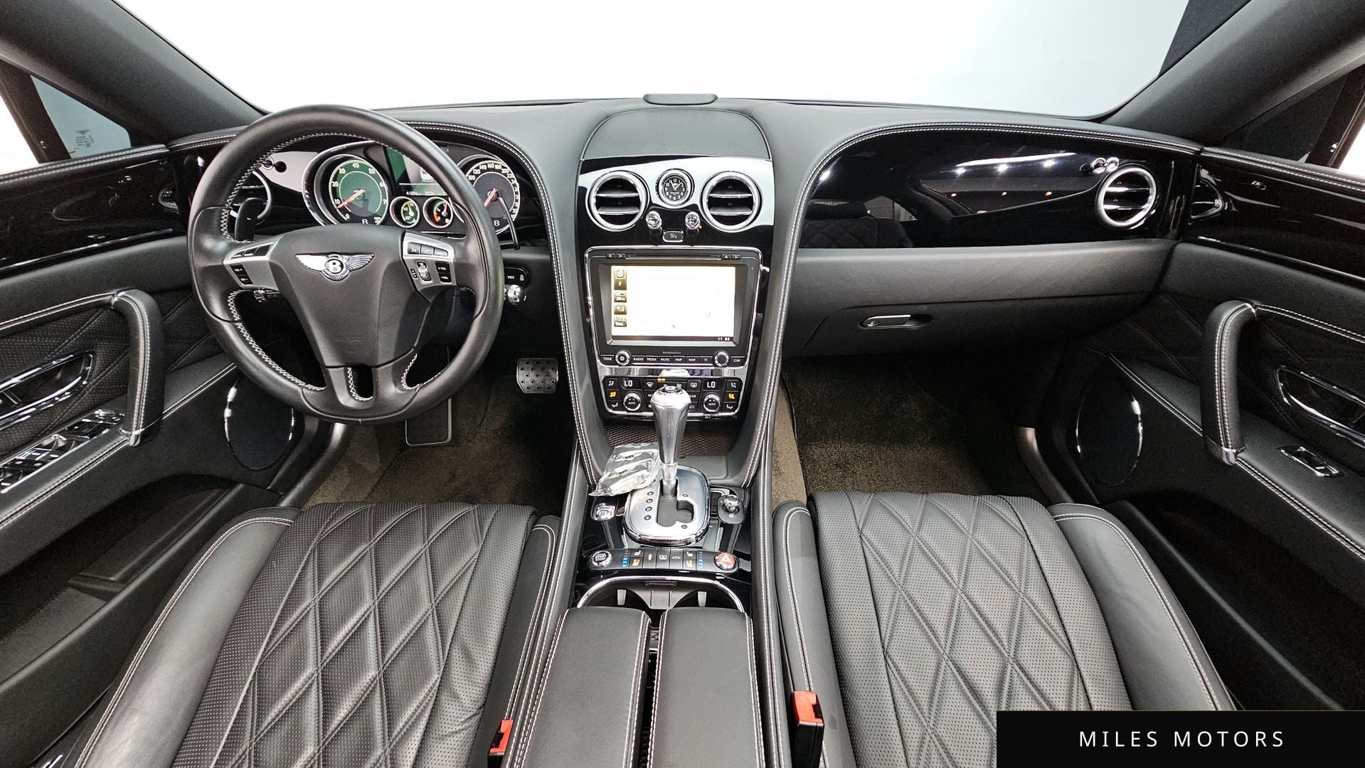Bentley Flying Spur 2015 — миниатюра 7