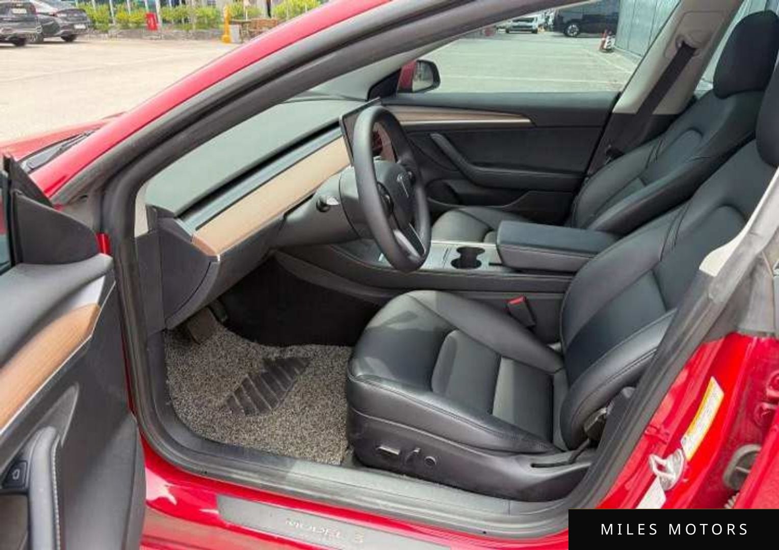 Tesla Model 3 2022 — миниатюра 4