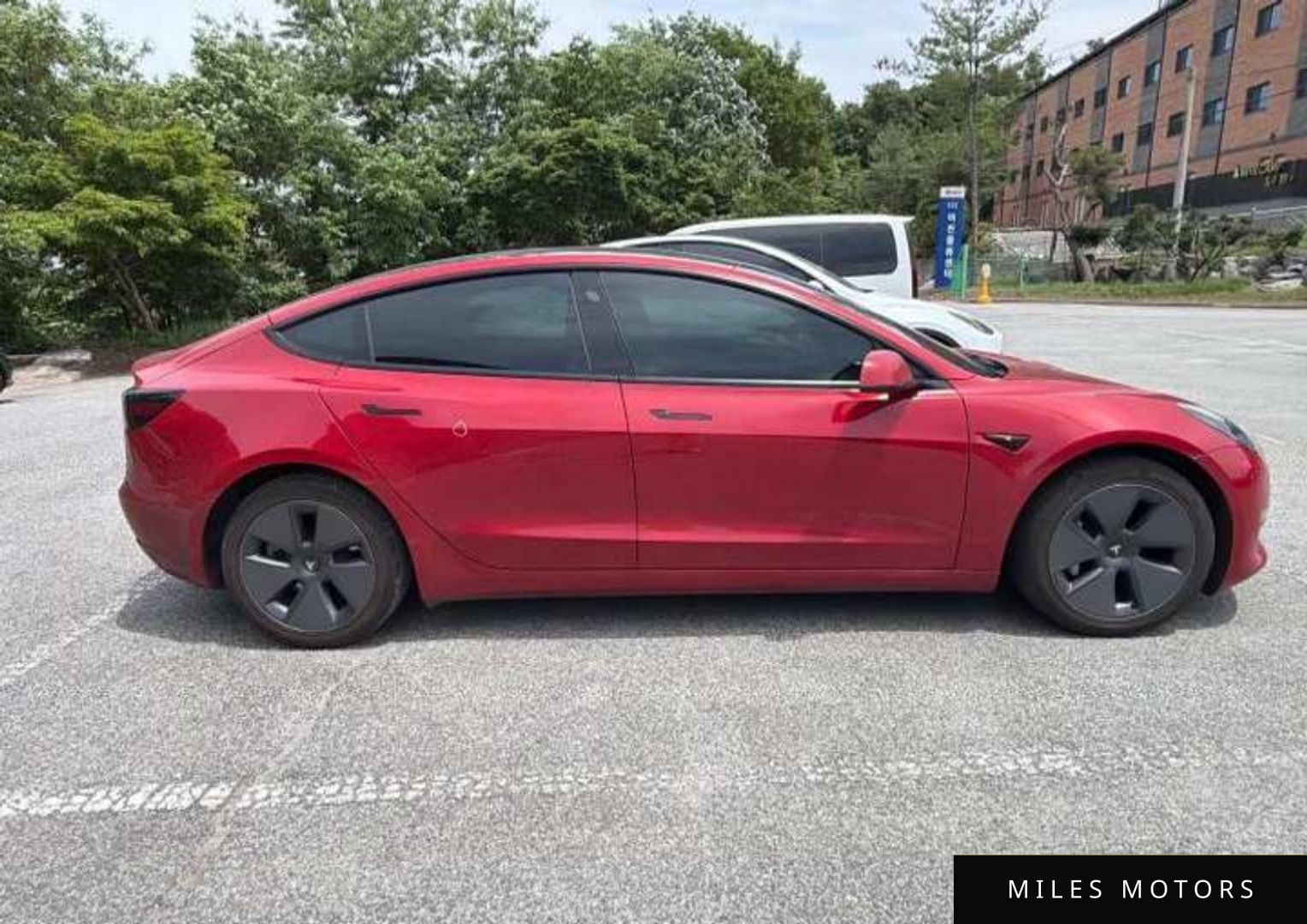Tesla Model 3 2022 — миниатюра 11