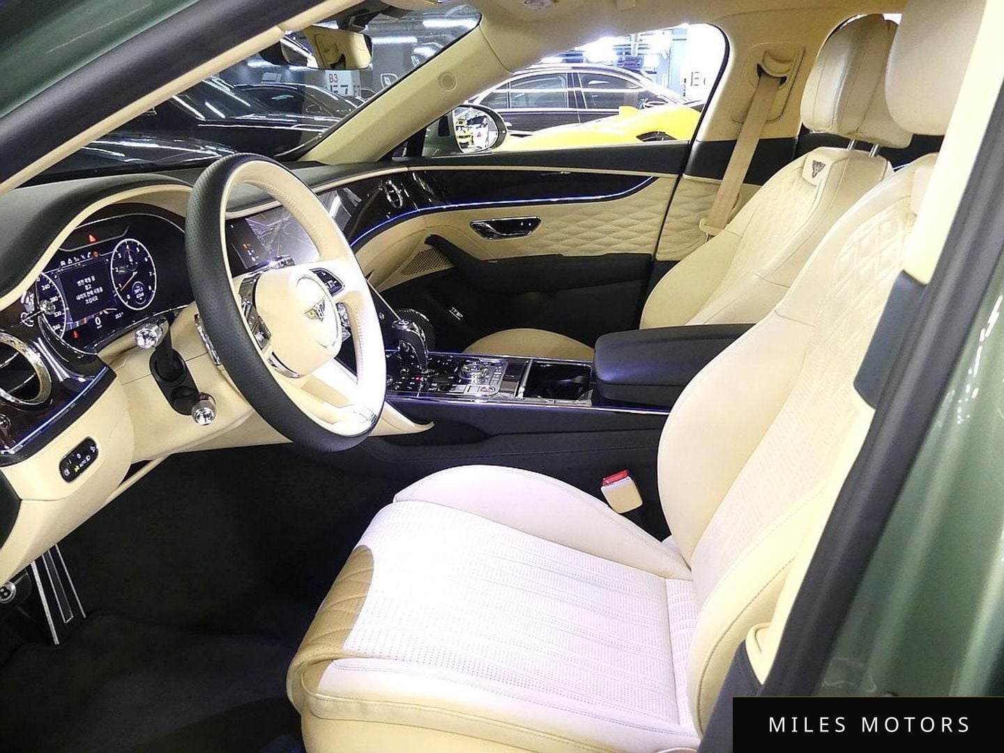 Bentley Flying Spur 2022 — миниатюра 10
