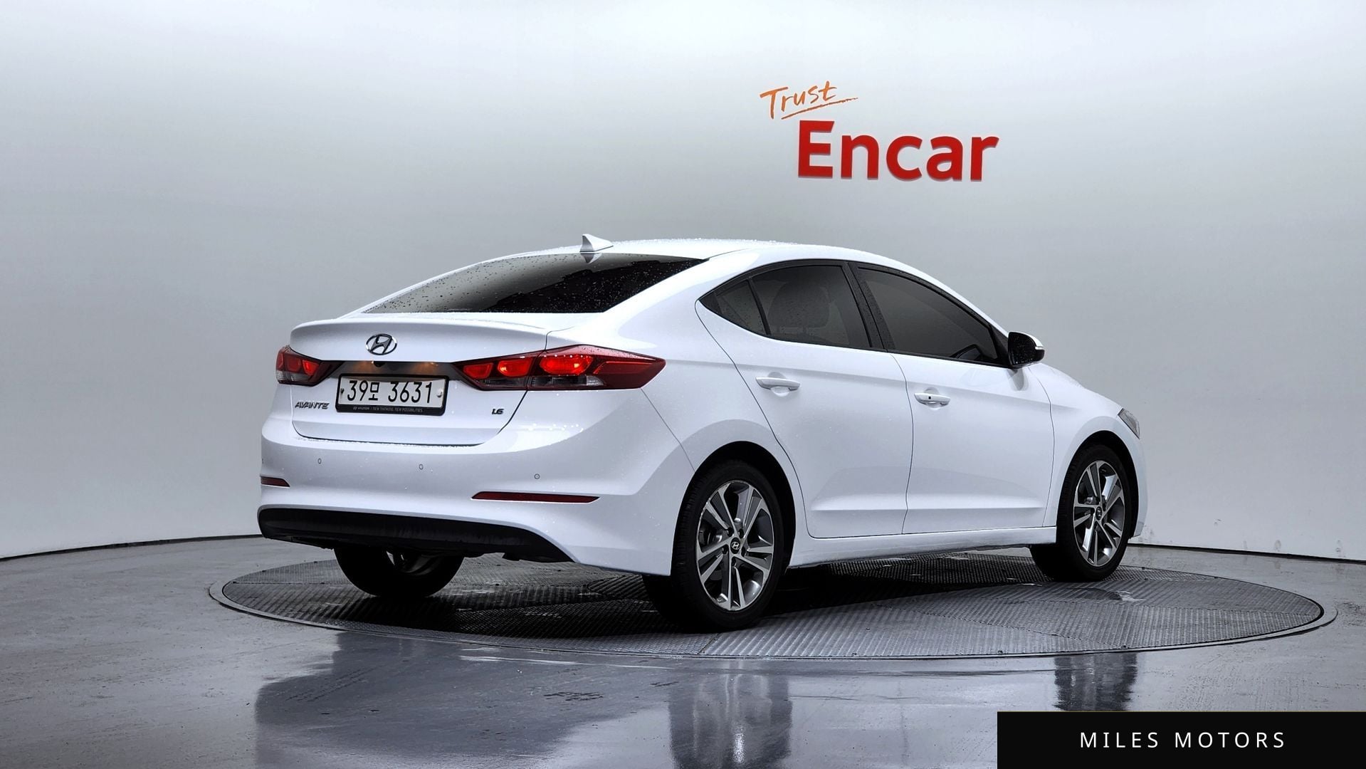 Hyundai AVANTE 2018 — фото 1 из 12