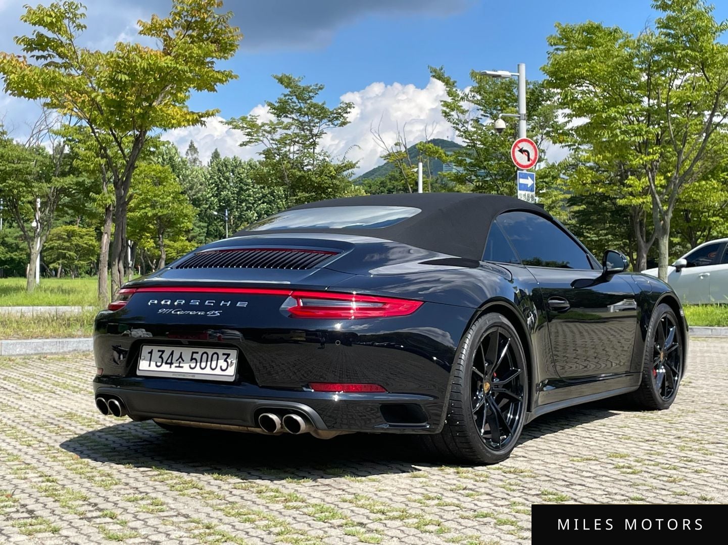 Porsche 911 2018 — миниатюра 9