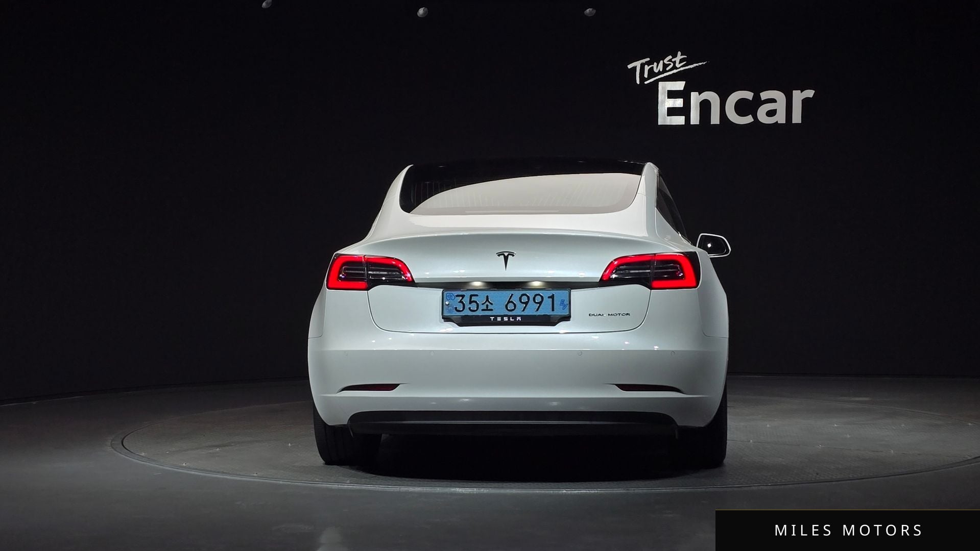 Tesla Model 3 2020 — миниатюра 4
