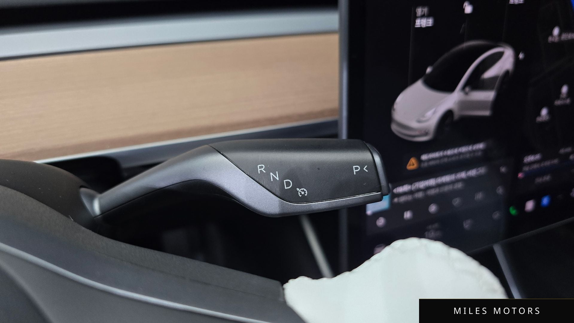 Tesla Model 3 2020 — миниатюра 12