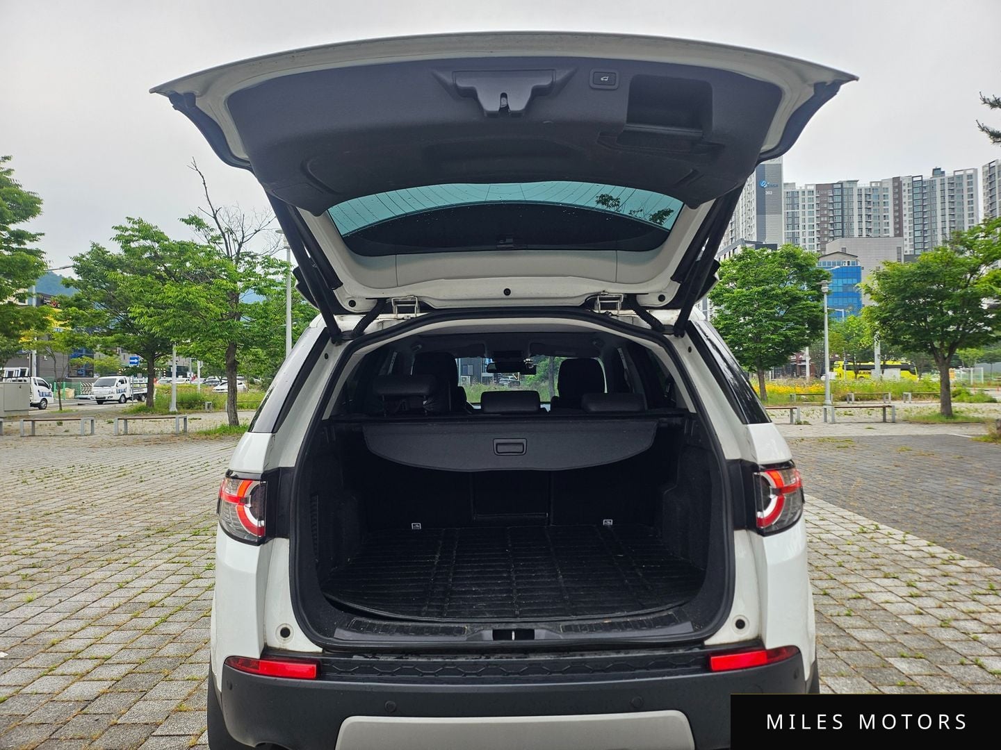Land Rover Discovery Sport 2016 — миниатюра 8