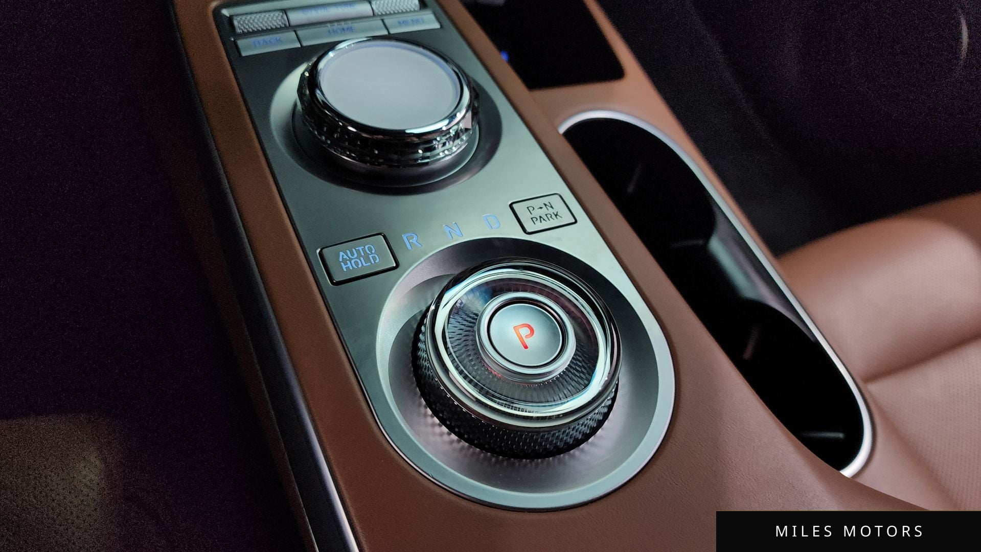 Genesis GV70 2022 — миниатюра 12