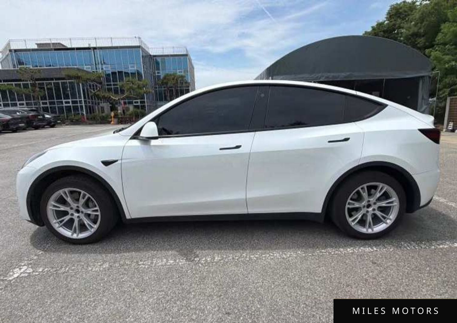 Tesla Model Y 2024 — миниатюра 5