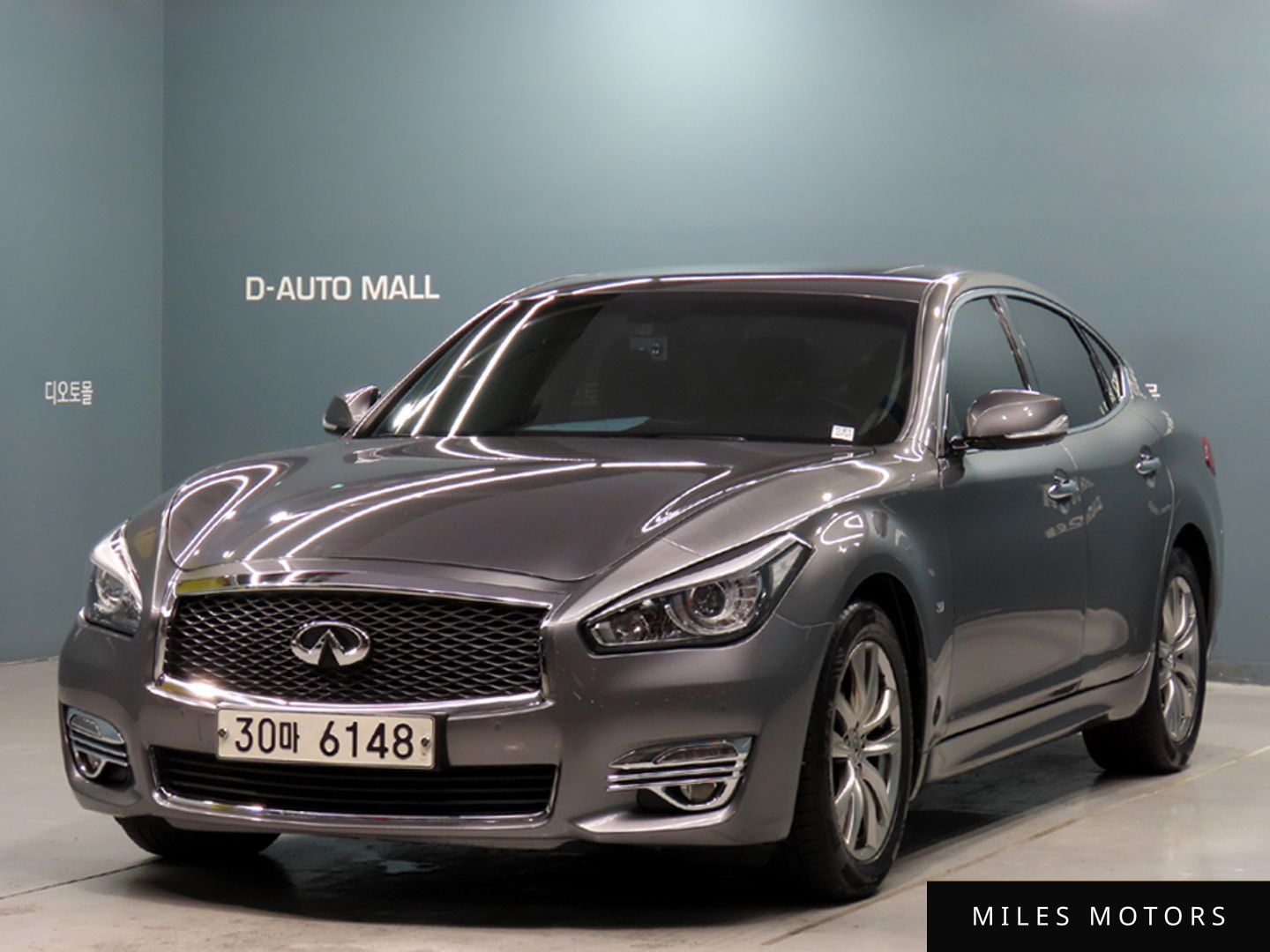 Infiniti Q70 2015 — фото 1 из 12