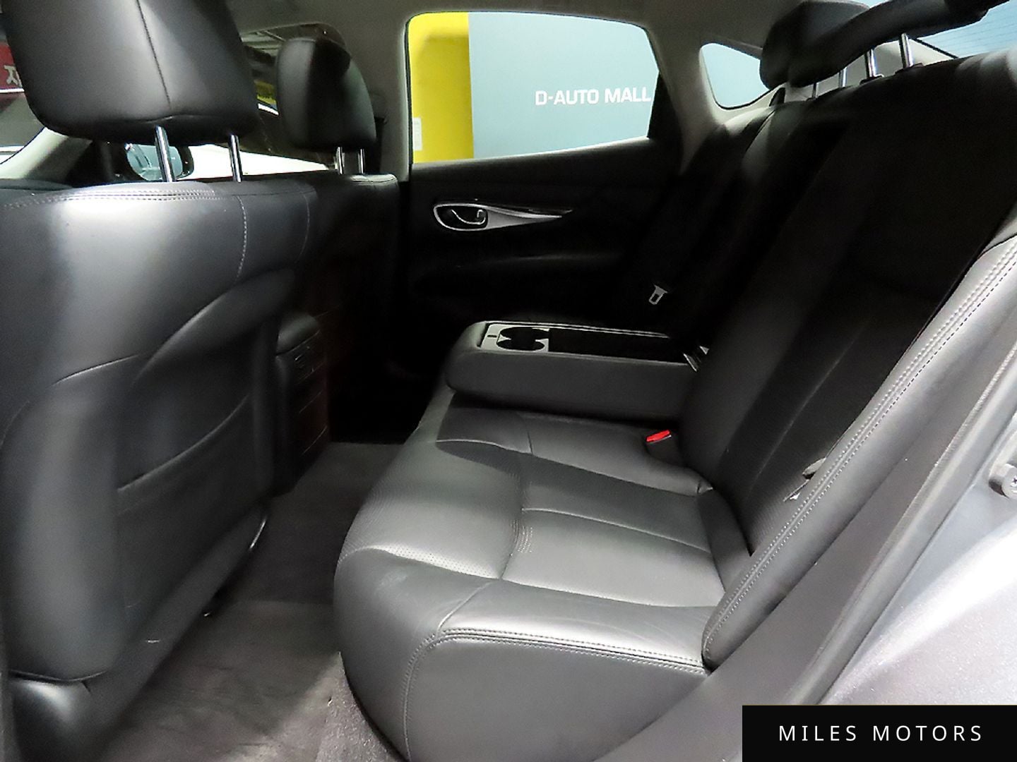 Infiniti Q70 2015 — миниатюра 11