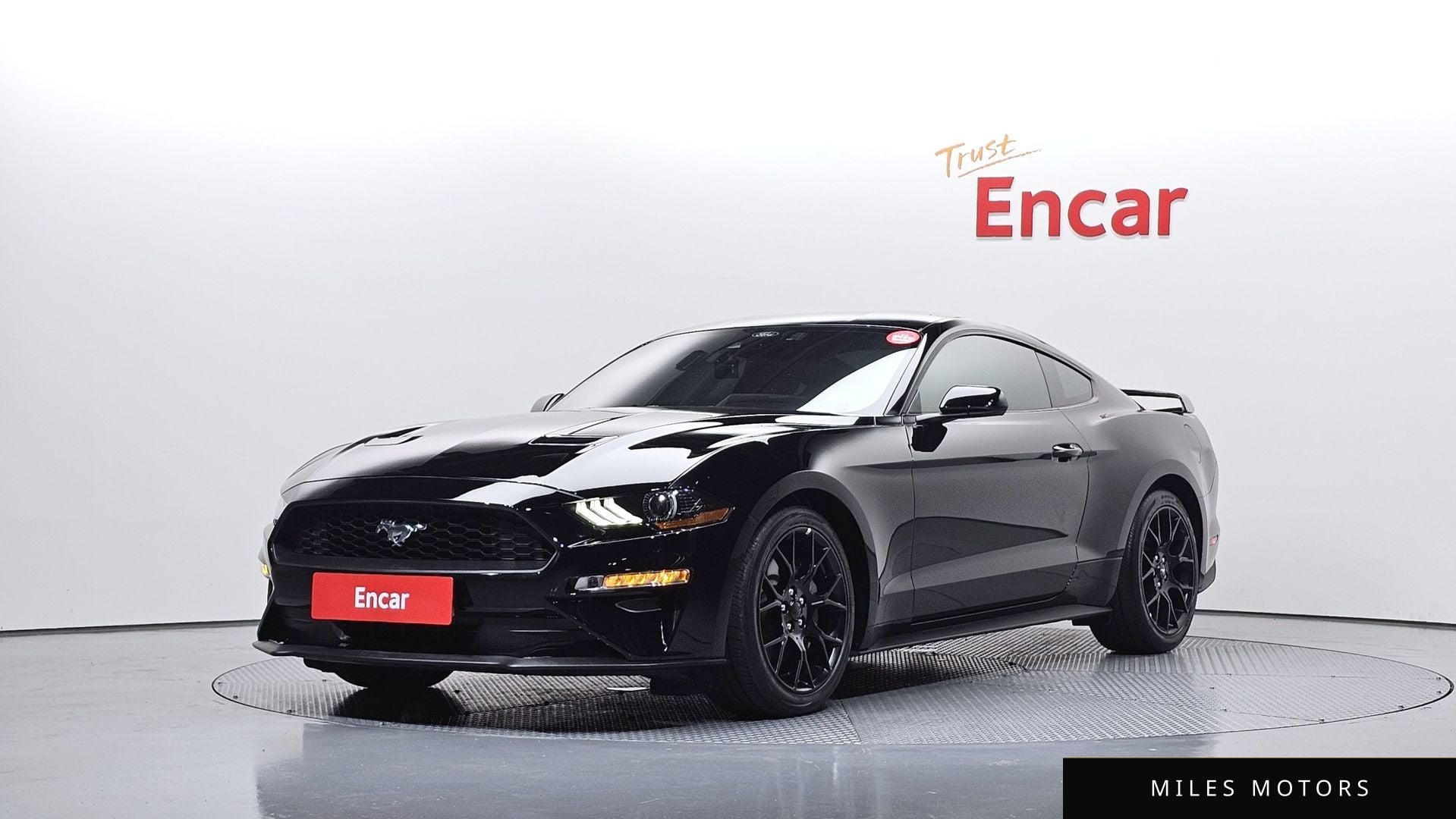 Ford Mustang 2021 — фото 1 из 12