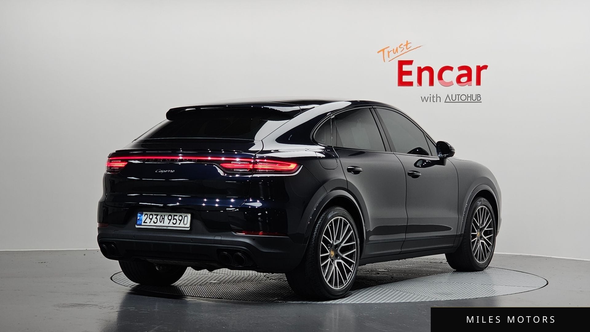 Porsche Cayenne 2022 — миниатюра 2