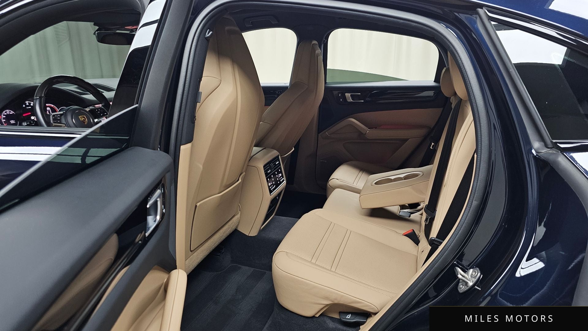 Porsche Cayenne 2022 — миниатюра 11