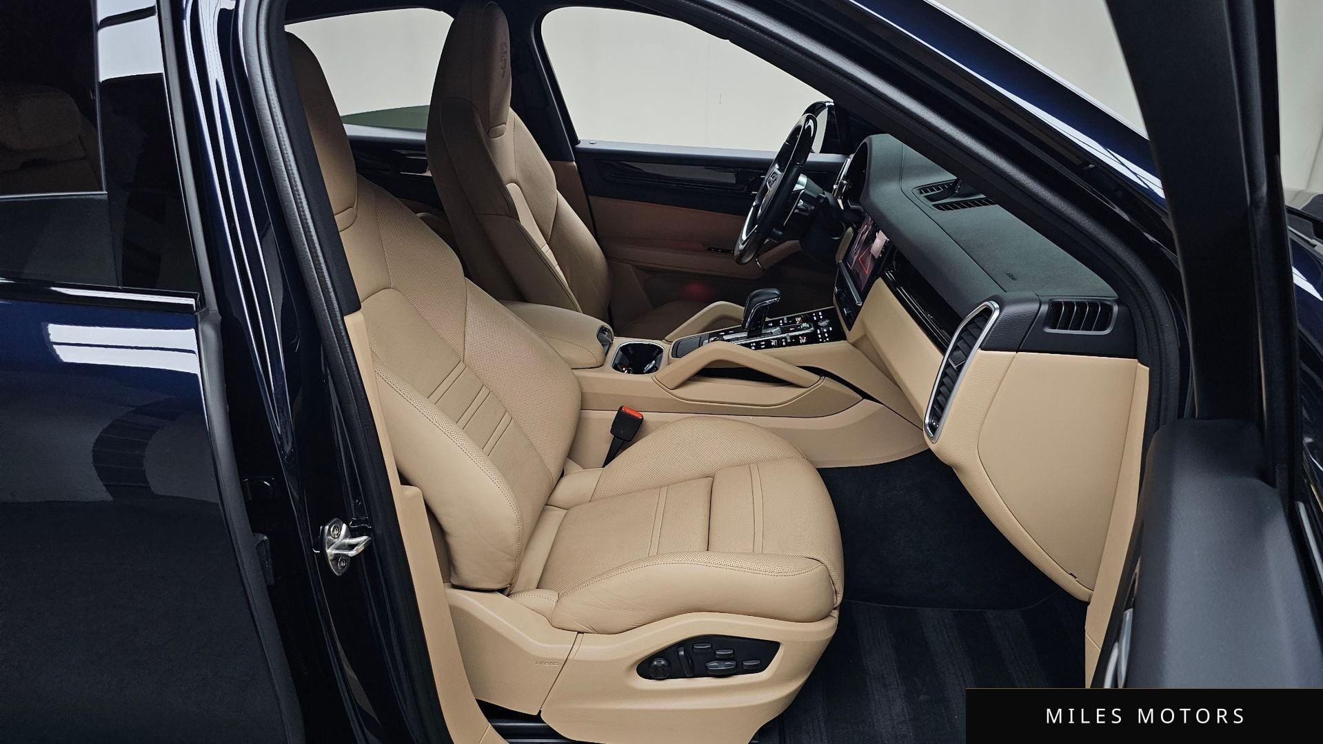 Porsche Cayenne 2022 — миниатюра 12