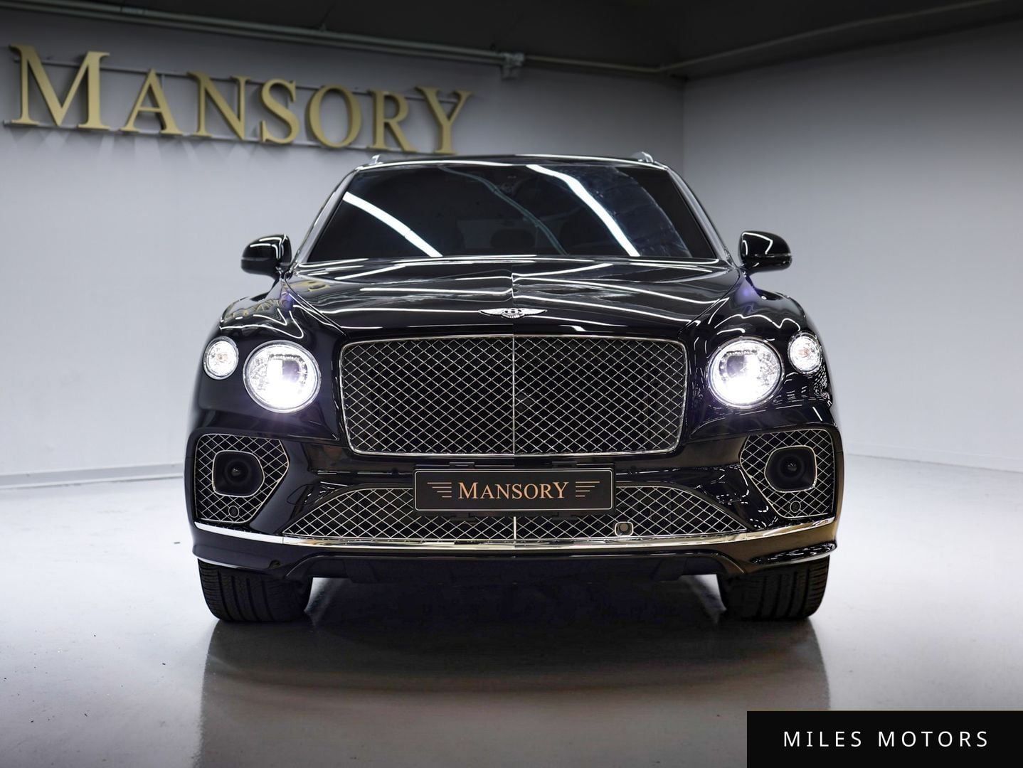 Bentley Bentayga 2022 — миниатюра 3
