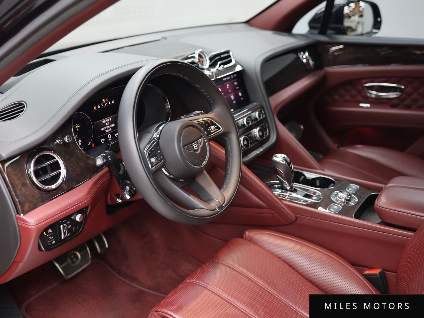 Bentley Bentayga 2022 — миниатюра 8