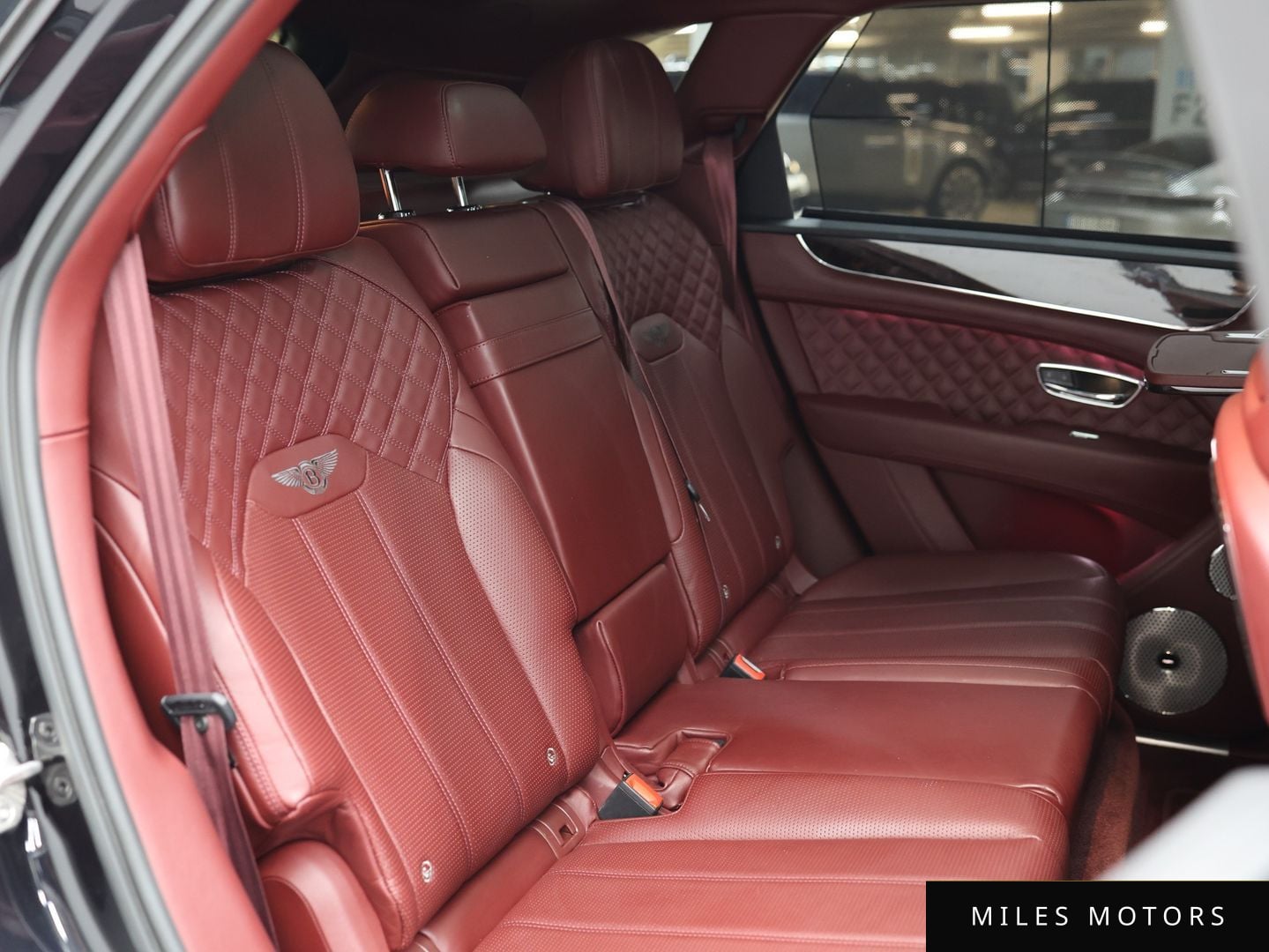 Bentley Bentayga 2022 — миниатюра 12