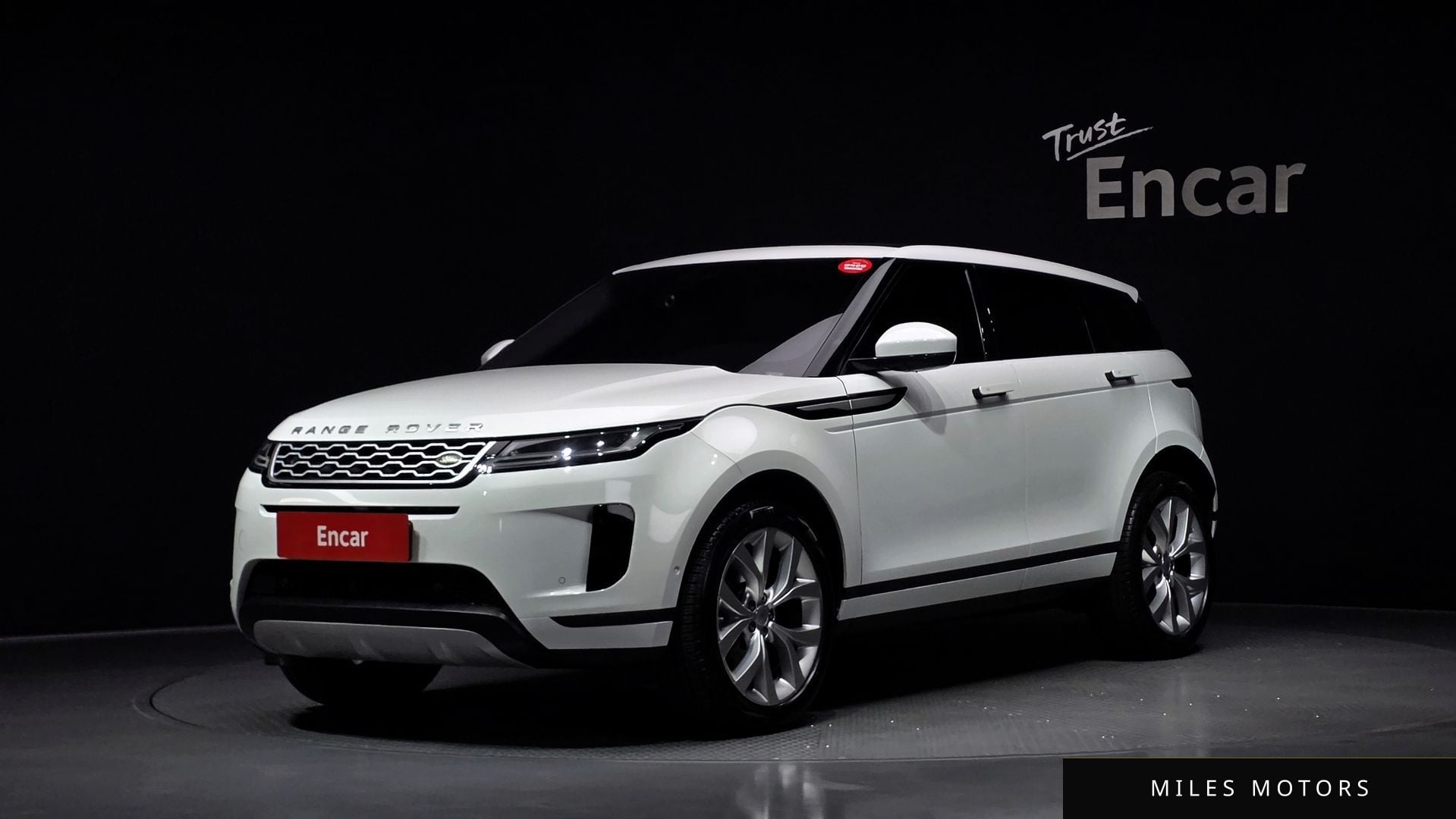 Land Rover Range Rover Evoque 2020 — фото 1 из 12