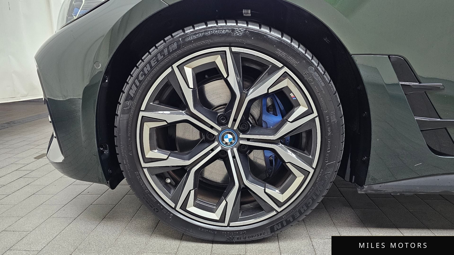 BMW i4 2022 — миниатюра 5