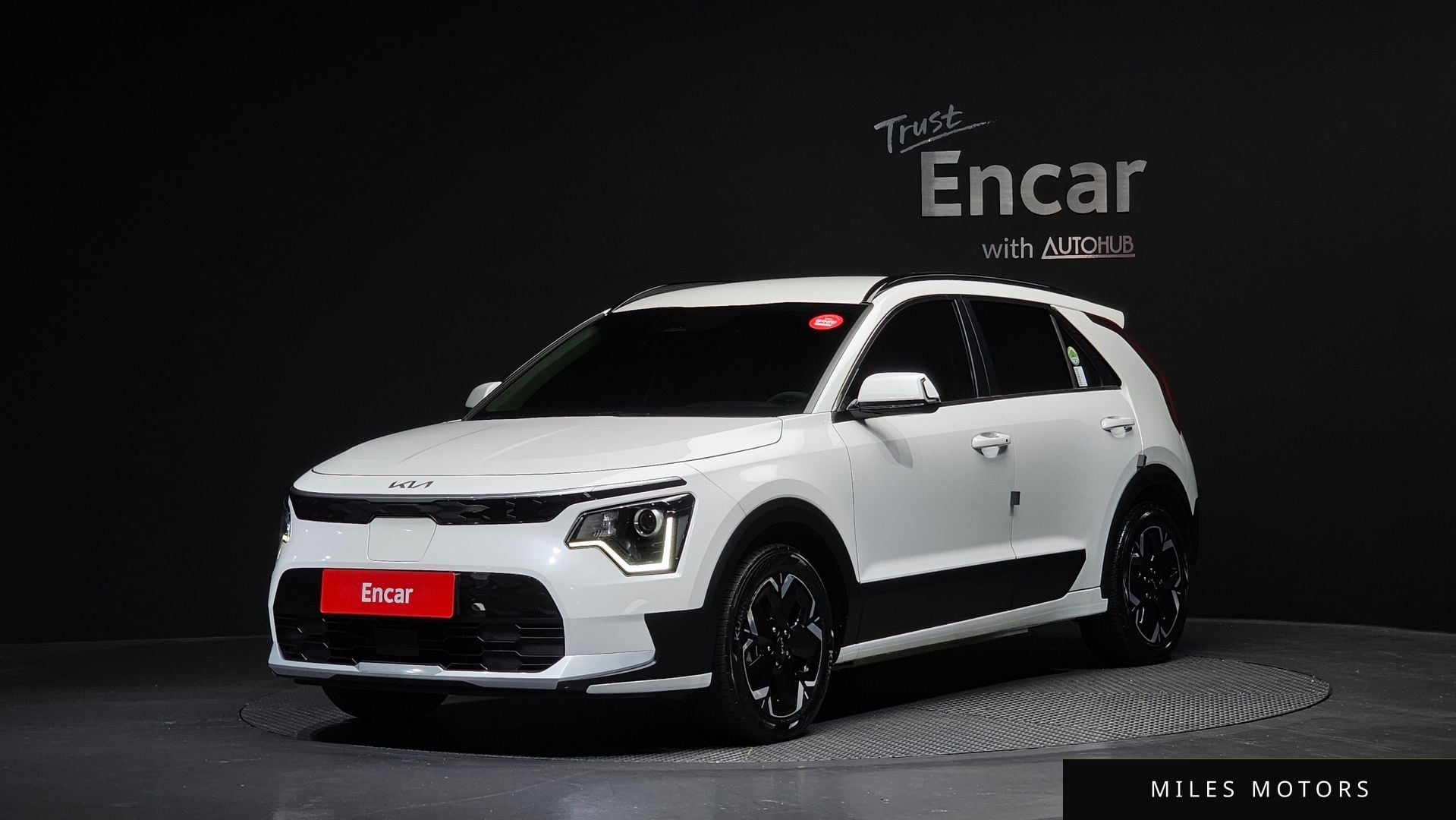 Kia Niro 2023 — фото 1 из 12