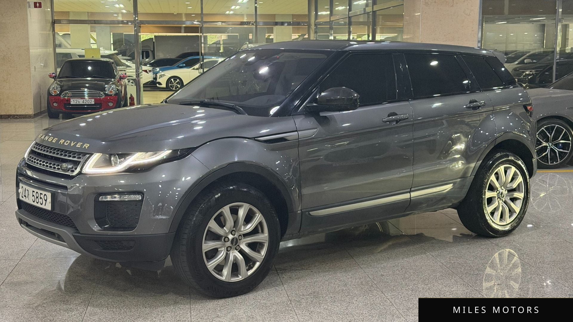 Land Rover Range Rover Evoque 2018 — фото 1 из 12
