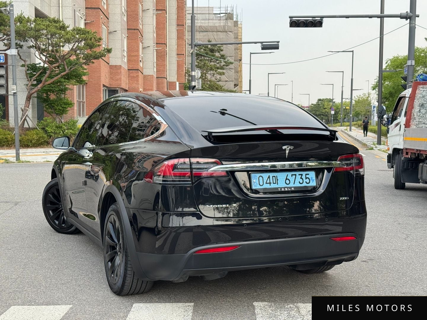 Tesla Model X 2018 — миниатюра 2