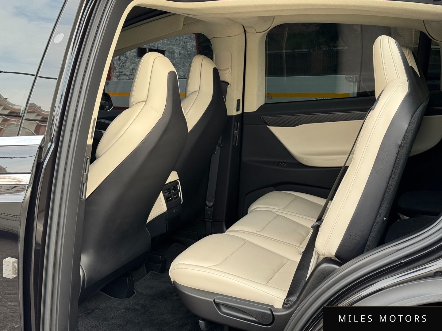 Tesla Model X 2018 — миниатюра 10