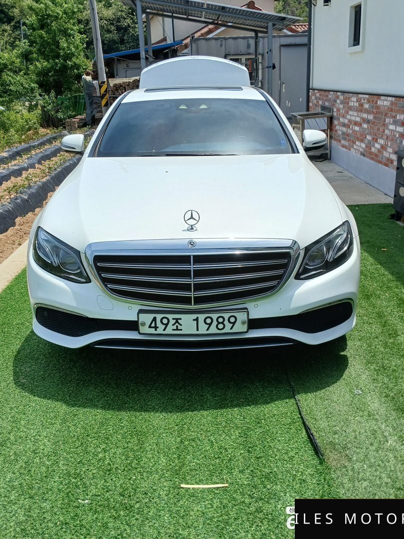 Mercedes-Benz E-Class W213 2017 — фото 1 из 9