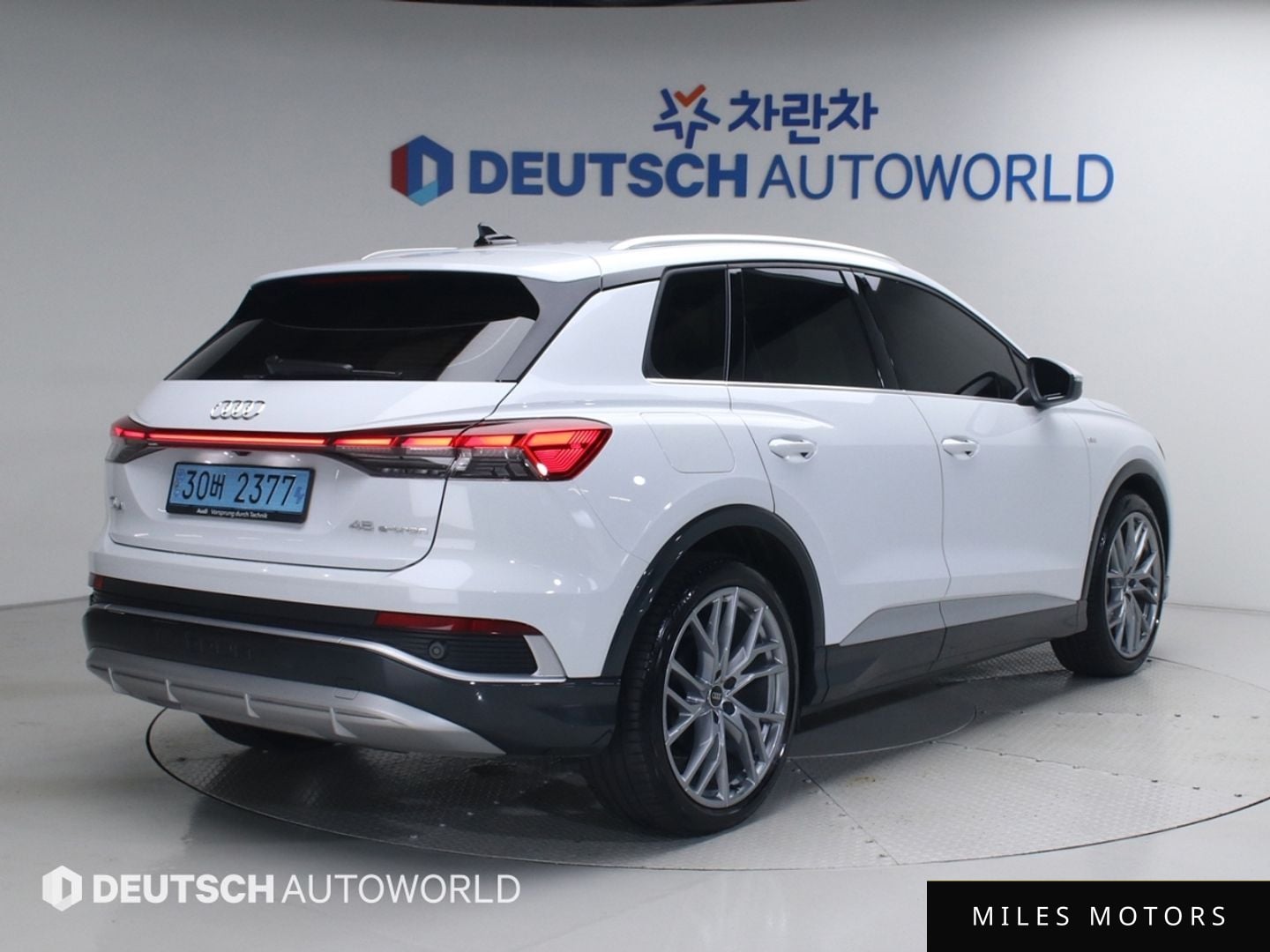 Audi Q4 e-tron 2025 — миниатюра 2